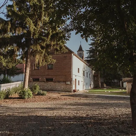 Baraturi Baratok Vendeghaz 아파트